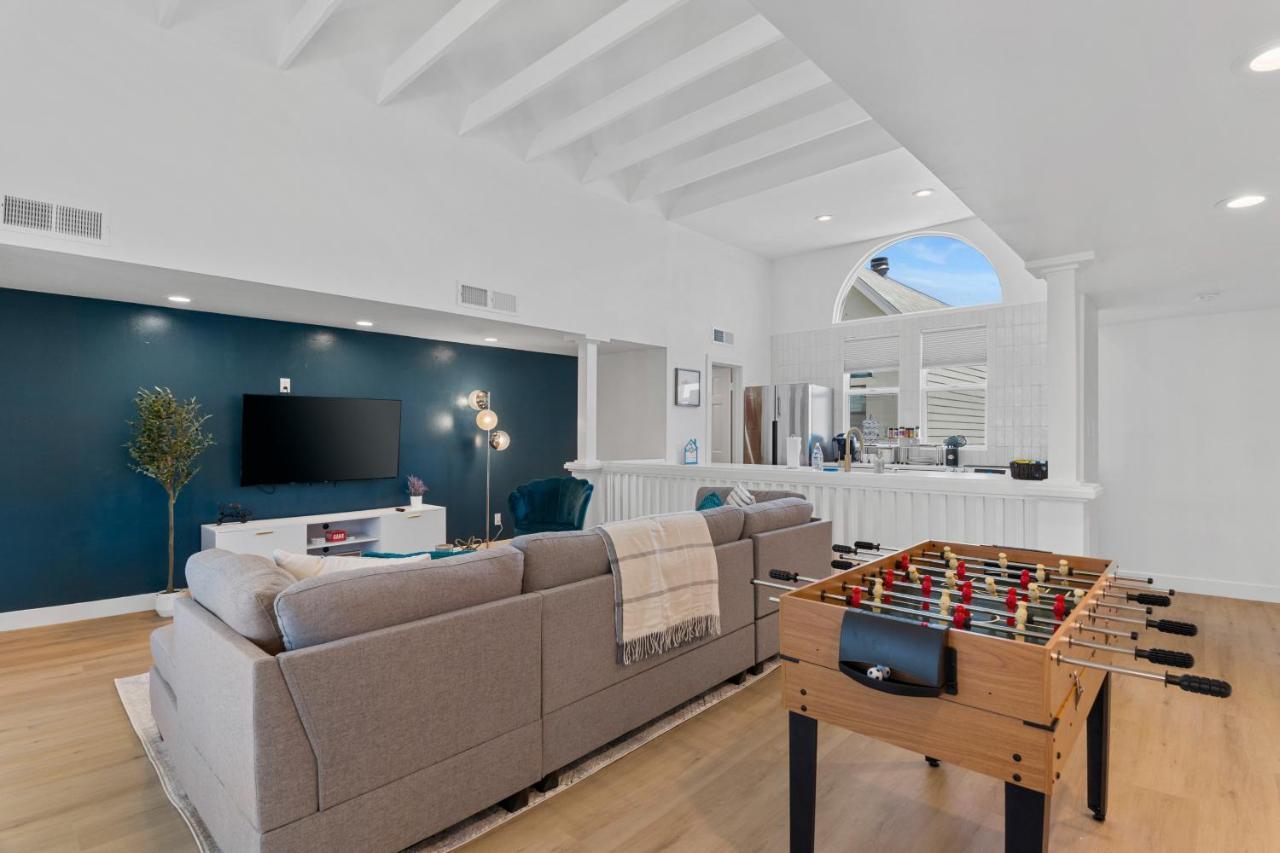 Stylish Phoenix Townhome - Foosball Table, Laundry, Parking! Exterior photo