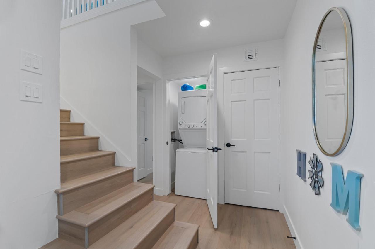Stylish Phoenix Townhome - Foosball Table, Laundry, Parking! Exterior photo